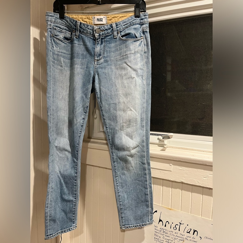 Perfect broken in Paige crop jeans!